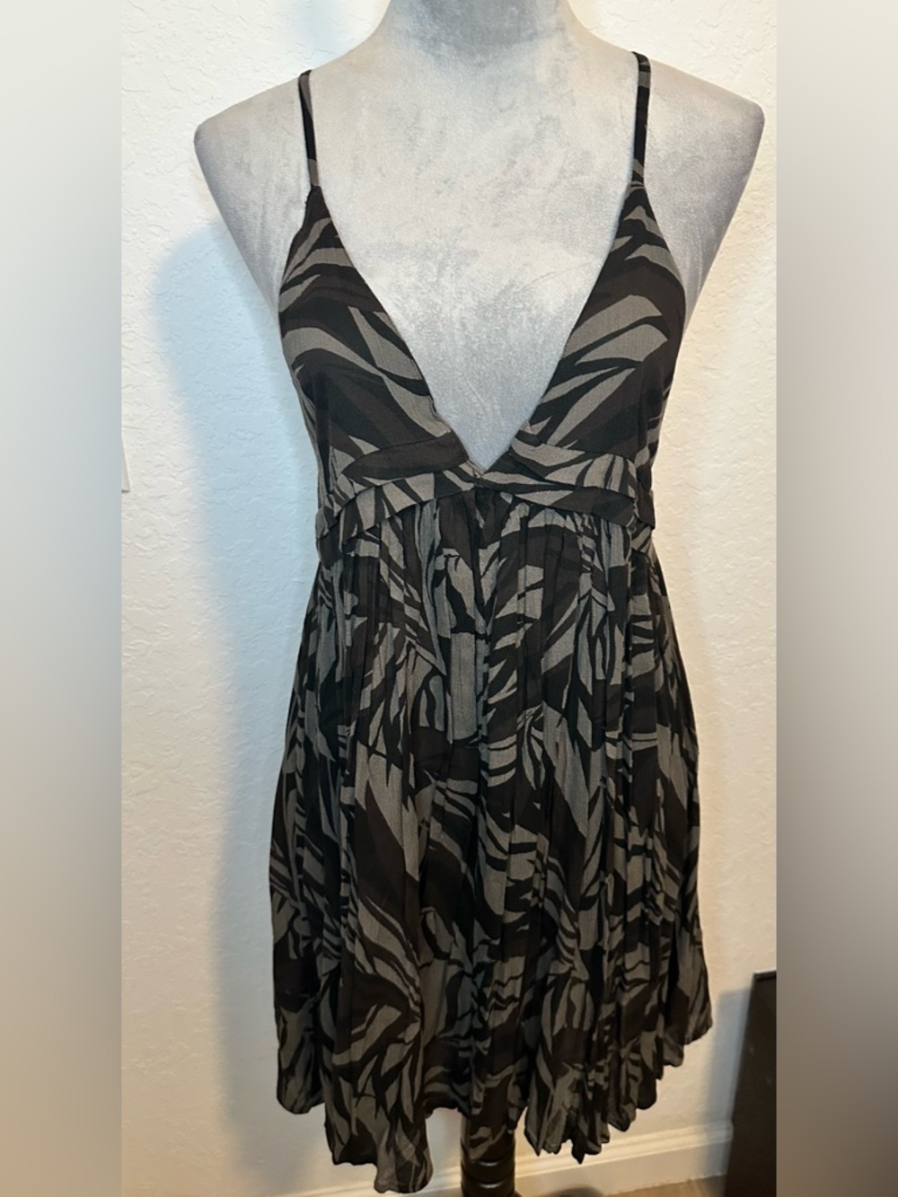 O’Neill NWT Black Tropical Print Mini Dress Cover Up Flowy Size M